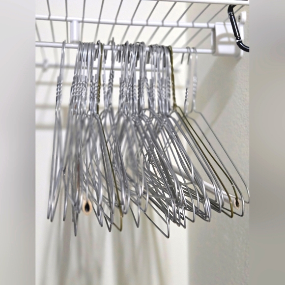 Metal hangers bundle - Picture 2 of 2